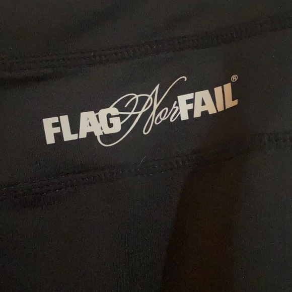 NWT DLB flag nor fail M v cut front leggings. Sold out and rare. - Picture 3 of 11